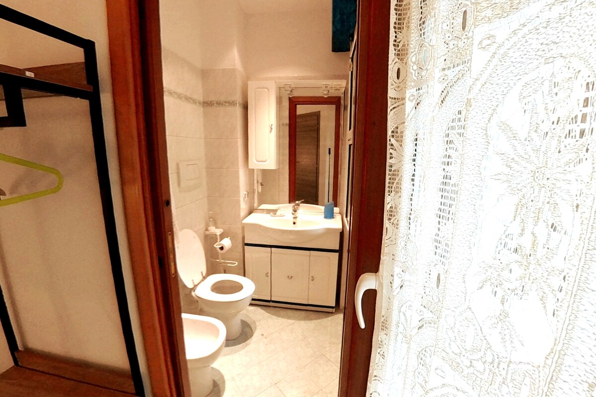 Bagno di servizio della camera del Cagnolino